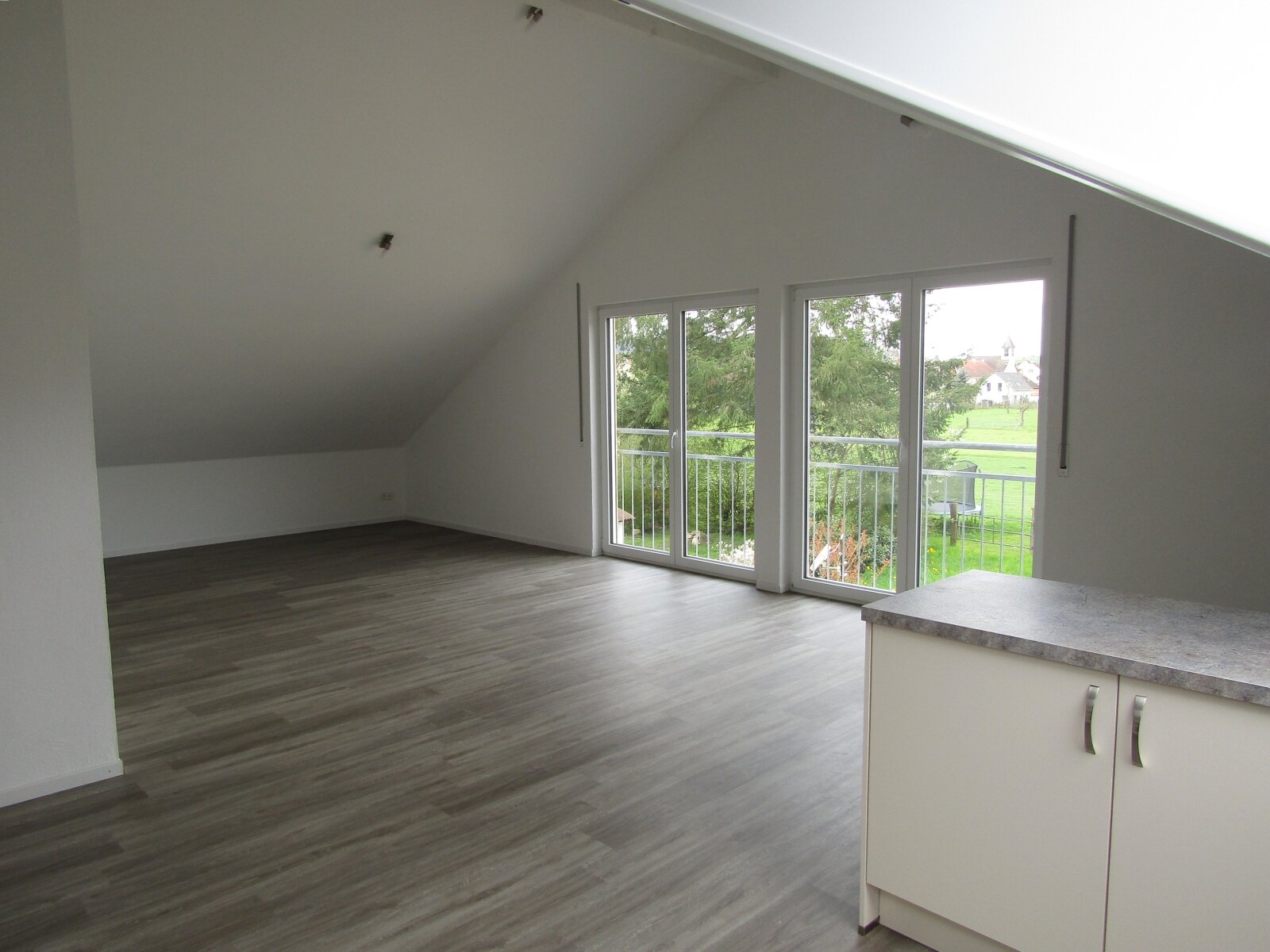 Büsingen: *VEERMIETET*TOP 4,5 Zimmer Wohnung, LEBEN auf dem Bauernhof**  Büsingen: *VEERMIETET*TOP 4,5 Zimmer Wohnung, LEBEN auf dem Bauernhof**