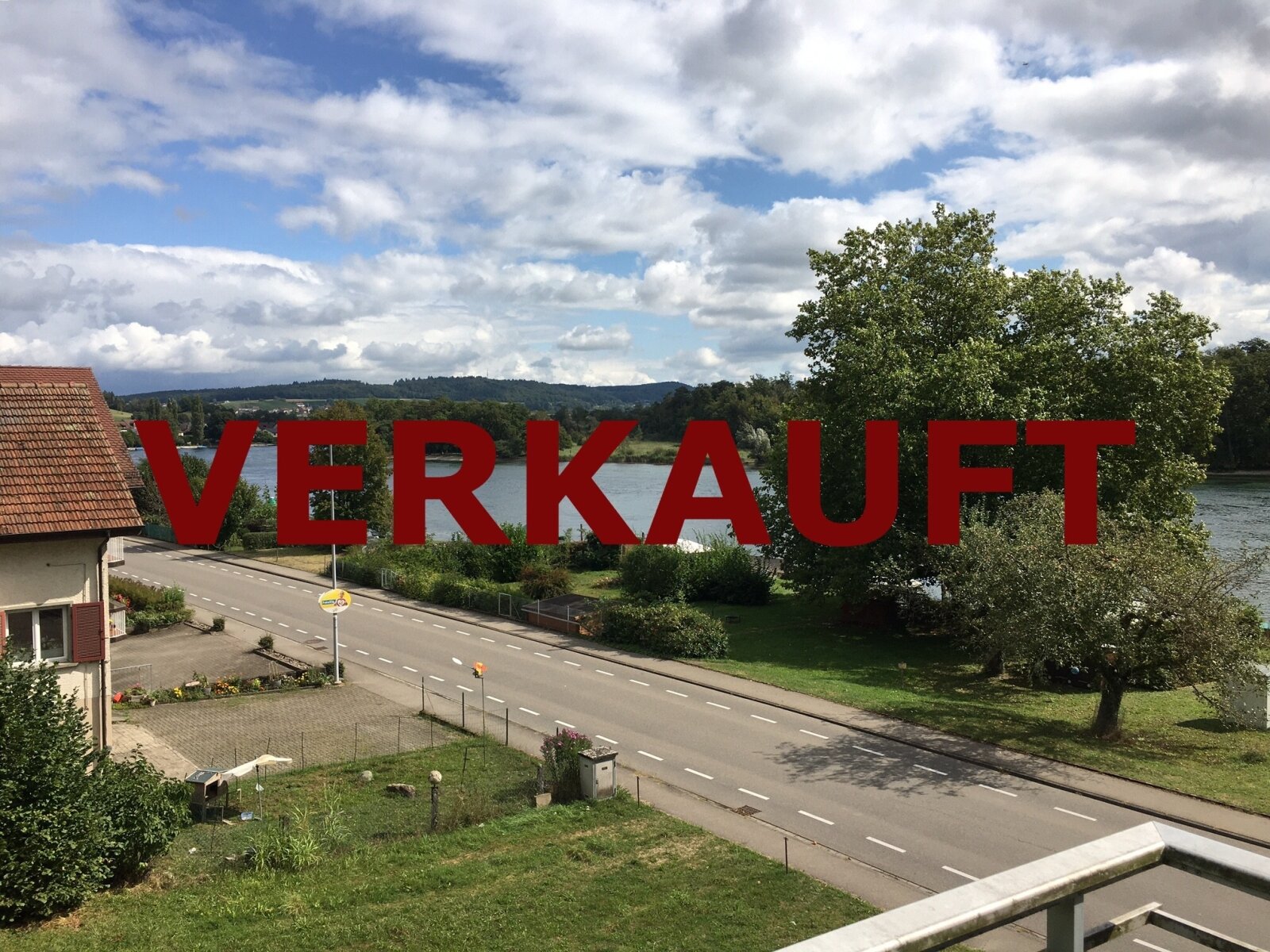 Büsingen: **VERKAUFT**SCHICKE WOHNUNG mit 1A RHEINBLICK, GARAGE und BADEPLATZ**   Büsingen: **VERKAUFT**SCHICKE WOHNUNG mit 1A RHEINBLICK, GARAGE und BADEPLATZ**