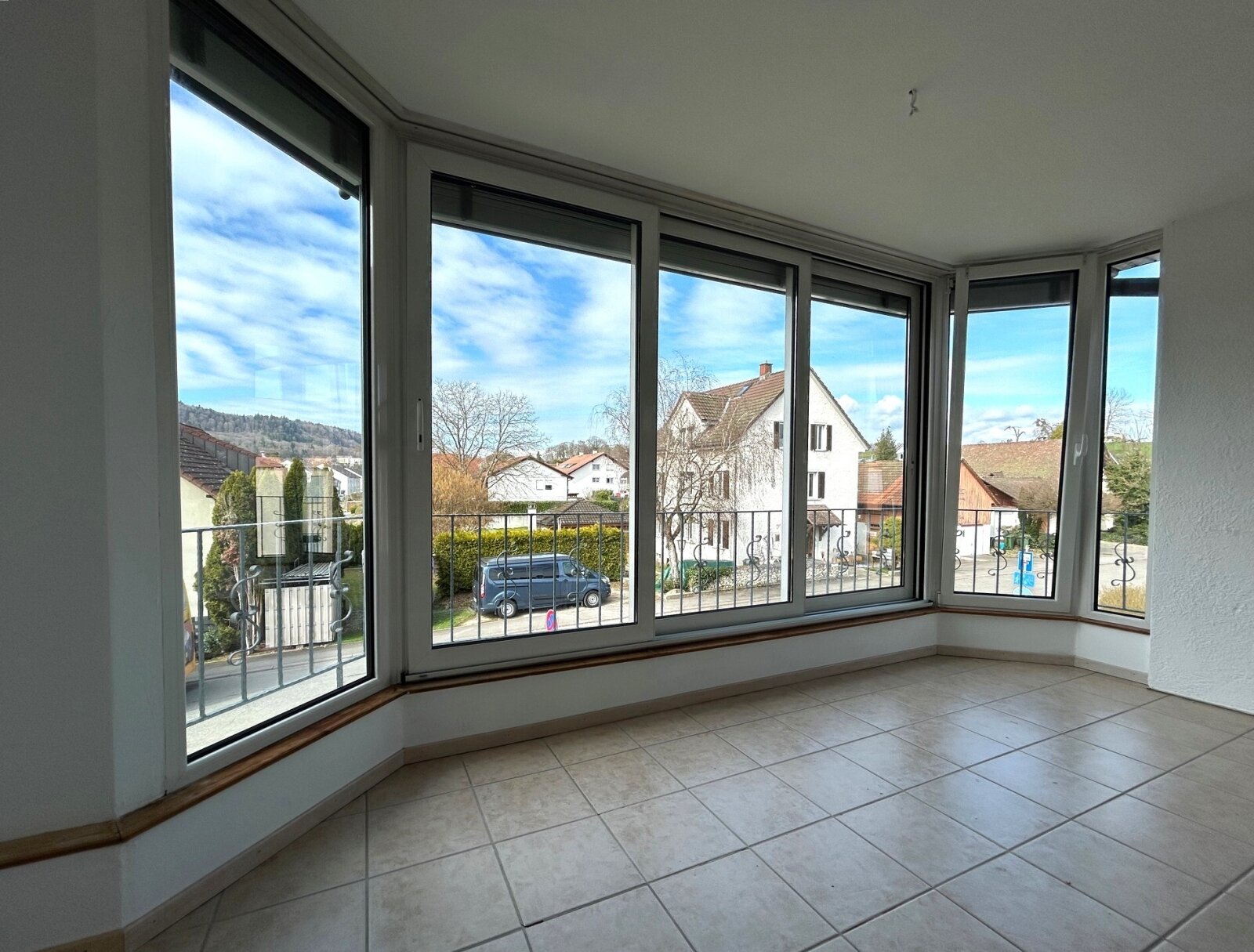 ** SONNIGE 3 Zimmerwohnung + neuem Bad, moderner EBK, WIGA, Kaminofen... 