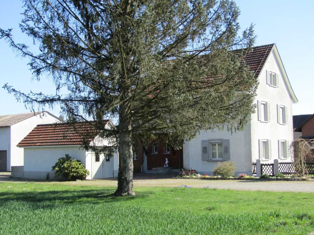 Büsingen am Hochrhein: VERKAUFT!! Bauernhaus mit Nebengebäuden auf 3825 m² Eigengrundstück  Büsingen am Hochrhein: VERKAUFT!! Bauernhaus mit Nebengebäuden auf 3825 m² Eigengrundstück