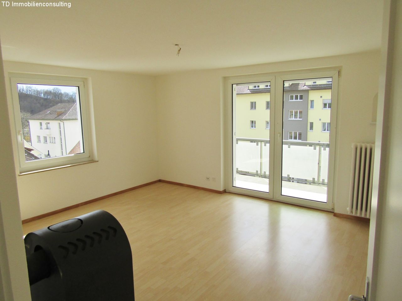 Neuhausen am Rheinfall: **Sonnige 3 Zimmerwohnung mit EBK, Kaminofen und AUFZUG**  Neuhausen am Rheinfall: **Sonnige 3 Zimmerwohnung mit EBK, Kaminofen und AUFZUG**