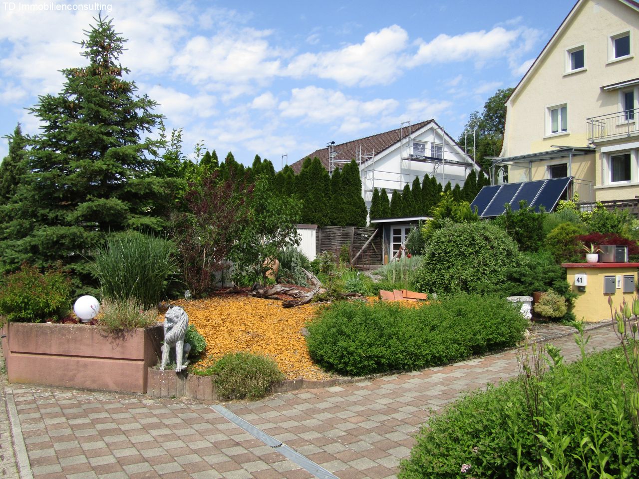 Büsingen am Hochrhein: Garten ETW mit Sauna, Pool und Garage  Büsingen am Hochrhein: Garten ETW mit Sauna, Pool und Garage