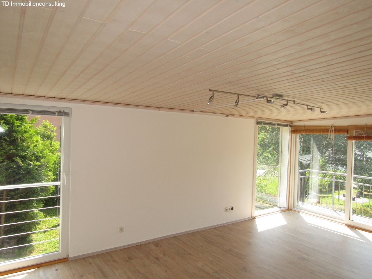 Büsingen am Hochrhein: *VERMIETET*TOPP Etagenwohnung + separatem Eingang*  Büsingen am Hochrhein: *VERMIETET*TOPP Etagenwohnung + separatem Eingang*