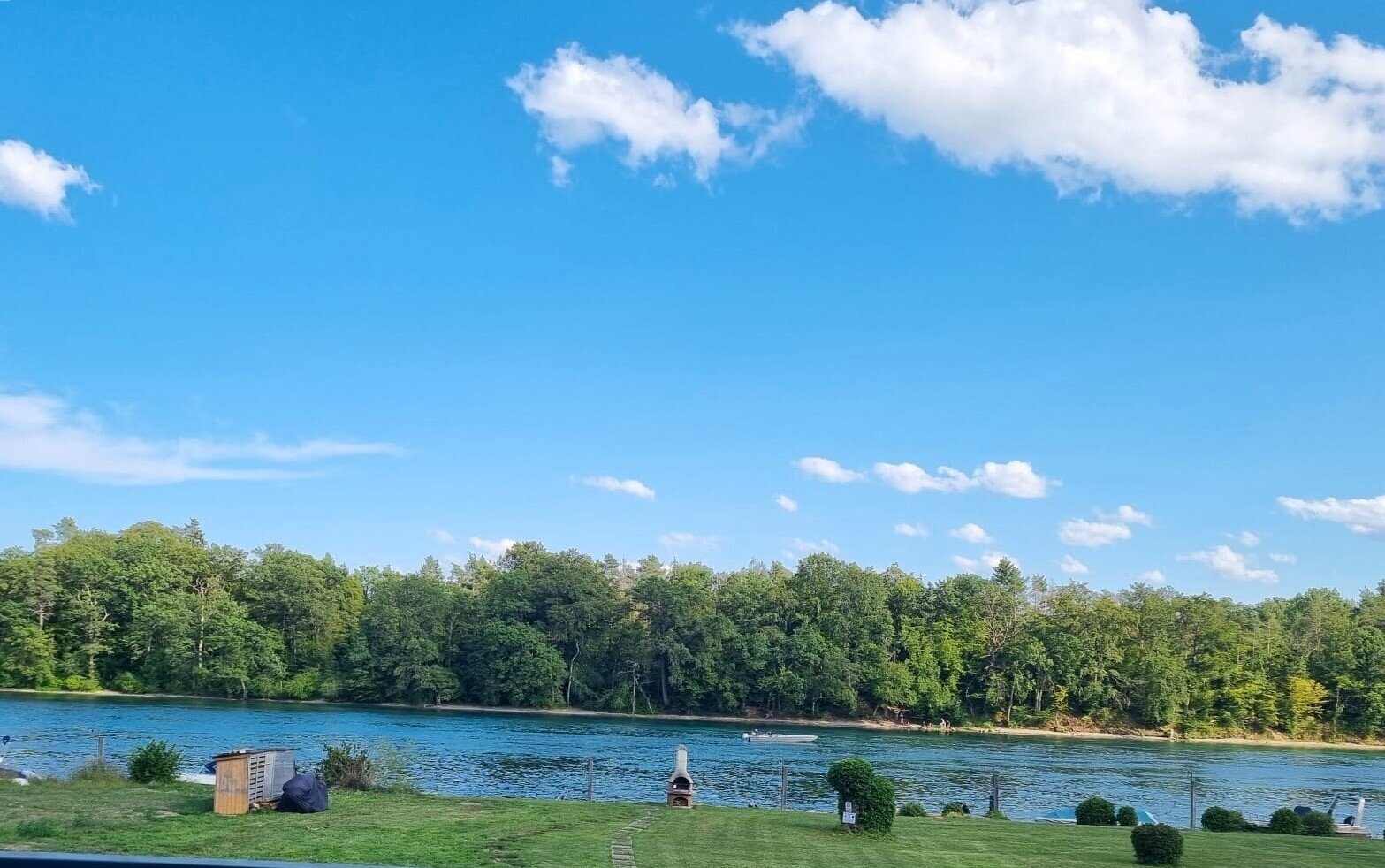 Der Balkonblick auf den Rhein