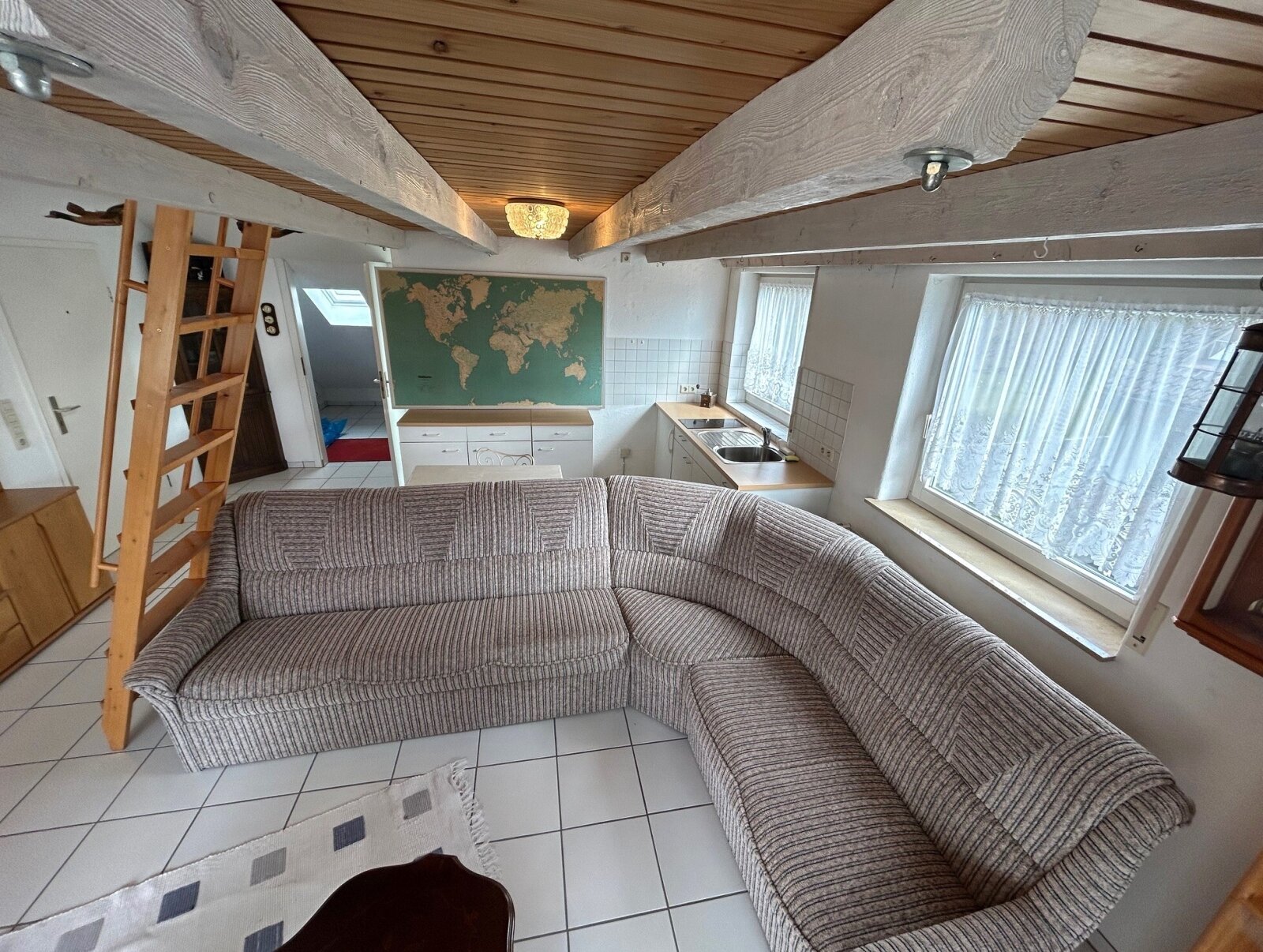 Die Möblierung wird auf Wunsch entfernt