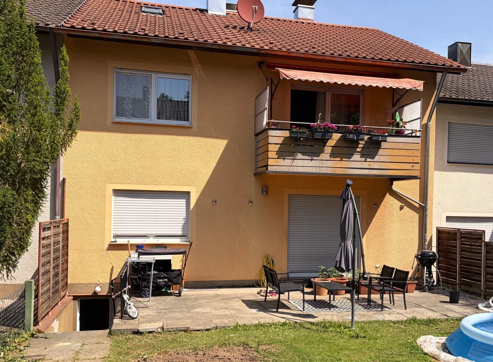 Die Hausrückseite Die Hausrückseite