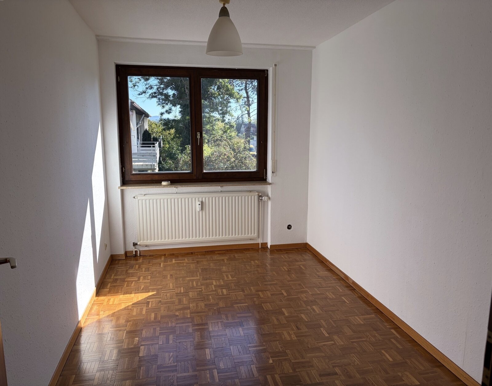 Hin zu dem kleineren Schlafzimmer