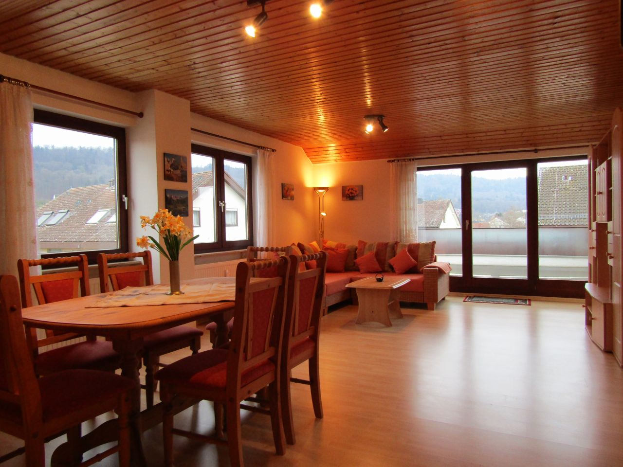 Büsingen am Hochrhein: **Schickes Wohnen im Dachgeschoss, mit Rheinblick**  Büsingen am Hochrhein: **Schickes Wohnen im Dachgeschoss, mit Rheinblick**